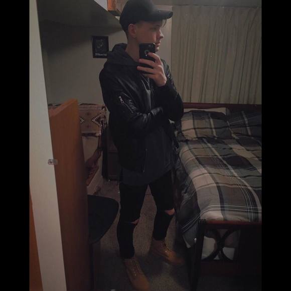 Meet your Posher, Matthew - Picture 1 of 1